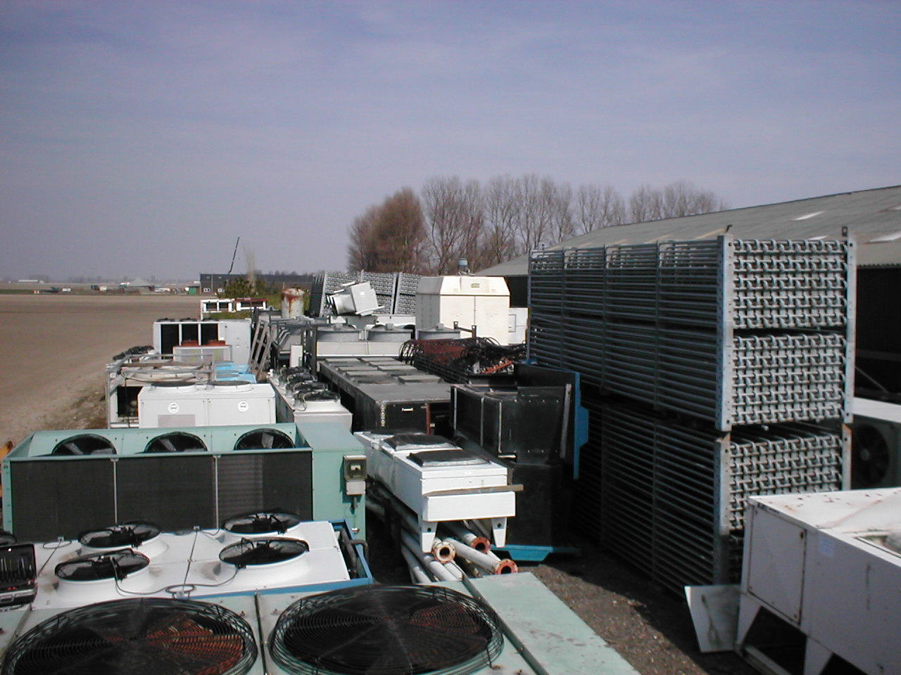 6.000 m2 storage-accommodation in- and outside