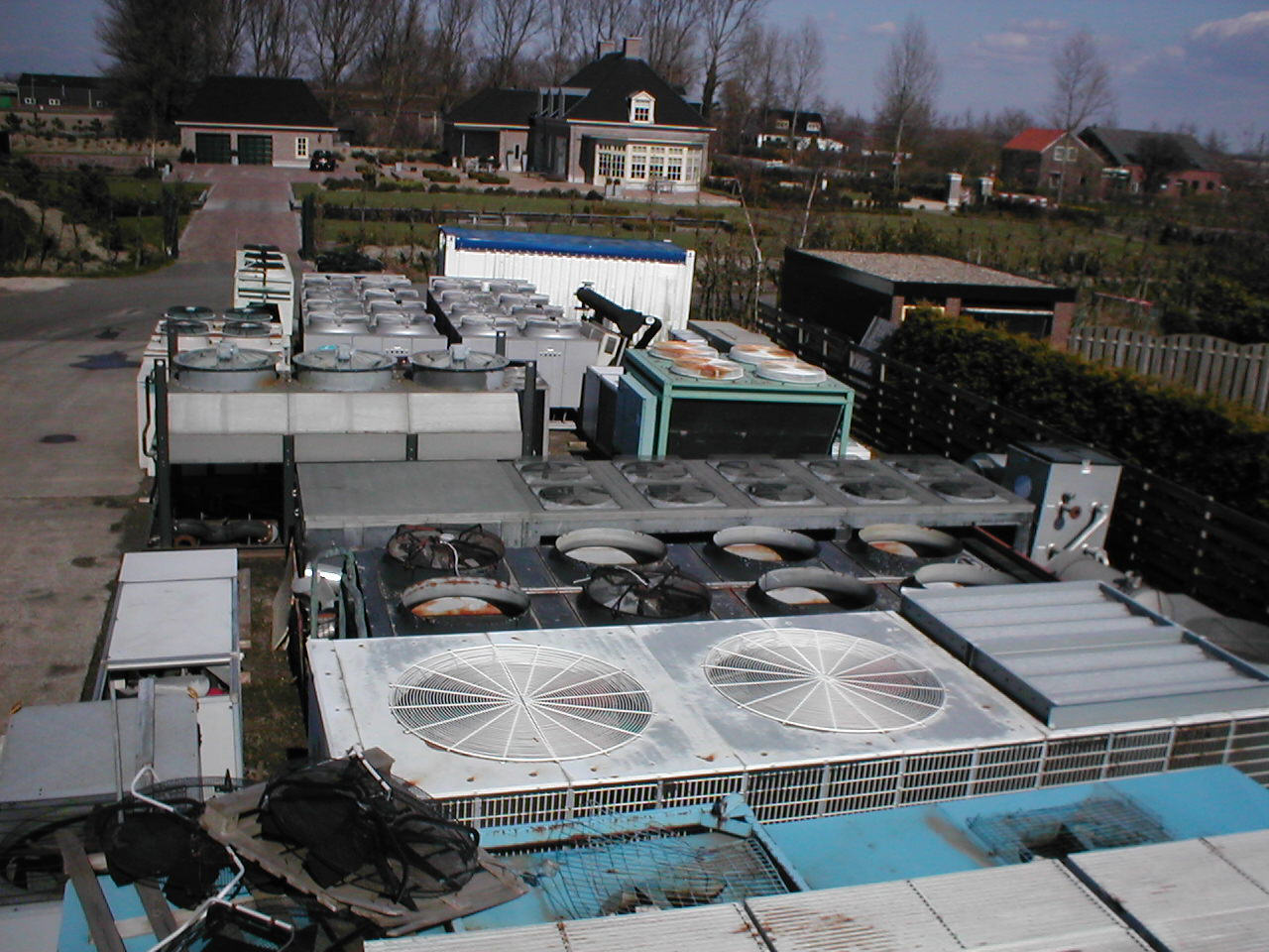 6.000 m2 storage-accommodation in- and outside